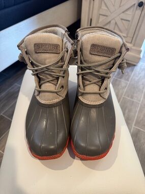 Sperry Women’s Waterproof Duck Boots in Olive and Tan with Orange Sole